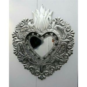 Miroir artisanal mexicain authentique, art populaire, cœur sacré, milagro, décoration murale en étain, finition argentée vintage, miroir en forme de cœur pour galerie - Product Image 1