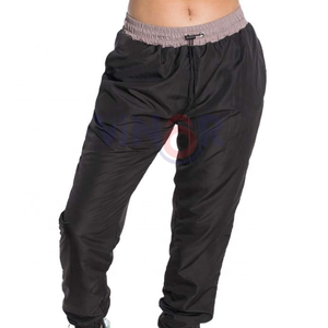 ชุดวอร์มกันลมพิมพ์ลายระบายอากาศสำหรับผู้หญิง ไซส์ใหญ่ มีฮู้ด ชุด 2 ชิ้น รับสกรีนโลโก้ ขายส่ง ทนทาน สำหรับฤดูใบไม้ร่วง 100% - Product Image 3