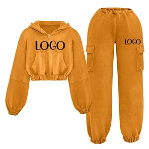 Conjunto de chándal de dos piezas con logotipo personalizado para mujer, recortada Sudadera con capucha, pantalones de Jogger, parte superior con capucha de longitud corta, proveedor a granel - Product Image 5