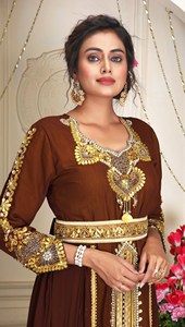 ชุดแต่งงานแบบโมร็อกโกปี 2025 ประดับมุก งานปักสีน้ำตาล ดีไซน์หรูหรา ทรงเอไลน์ สำหรับผู้หญิง ชุดเจ้าสาวงานแต่งงานแบบอาหรับ - Product Image 2