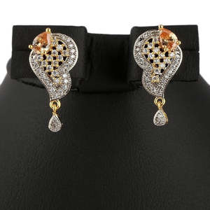 Kundan Jewellery <b>Locket</b> Set - Golden & <b>Silver</b> - Product Image 2