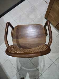 Tabouret de bar haut artisanal contemporain fabriqué en Indonésie, chaise à bras, style moderne classique, teck, sungkai, acajou, bois massif, rotin, intérieur/extérieur - Product Image 6