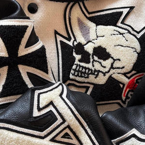 Logo personnalisé Hommes Collège Baseball Varsity Veste En Cuir Manches Broderie Col Montant Rue Noir pour Couples Lettermen - Product Image 5