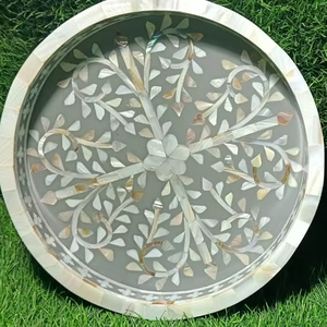 Plateau à poignée en bois incrusté de nacre naturelle de coquillage de mer Ramadan Mubarak Dessert et Date Plat de service Eid Festive - Product Image 1