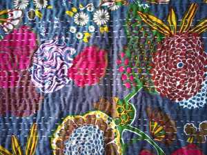 Hermosa colcha Vintage acolchada de algodón hecha a mano india, manta cómoda de gran tamaño con textura impresa múltiple - Product Image 4