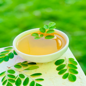 Huile de Moringa certifiée HALAL Extrait de plante de haute qualité pour les soins personnels Huile de Moringa exportée de haute qualité - Product Image 4