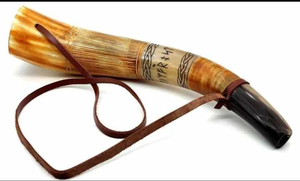 Cuerno de Buey Pulido de la Mejor Calidad, Tallado con Técnica Artesanal, Cuerno para Beber de Animales, Ecológico, Personalizable, con Funda de Cuero y Bolsa de Regalo, Estilo Nórdico - Product Image 2