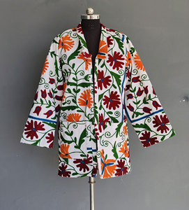 Chaqueta de mujer Suzani, chaqueta bordada de algodón indio, abrigo bordado hecho a mano, chaquetas hechas a mano Suzani indio - Product Image 5