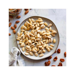 Amandes blanchies en vrac offertes à bas prix pour les snacks et la boulangerie - Product Image 2