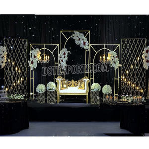 Elegantes soportes de metal y paredes de velas para escenario Impresionantes arcos de metal para bodas occidentales Etapa de recepción con arcos de metal - Product Image 1