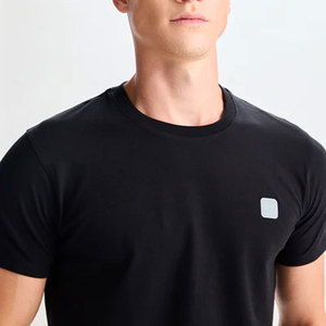 T-shirt à manches courtes ajusté pour homme en coton Supima 100% - Product Image 1