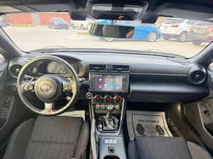 Sedán Deportivo Compacto Usado 2023, 2 Puertas, Transmisión Automática, Asientos de Cuero, Diseño Deportivo, Techo Panorámico - Product Image 6