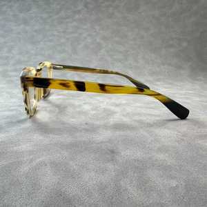 Gafas de Sol de Cuerno de Búfalo Hechas a Mano de Calidad Prémium Estilo Vintage con Forma de Diamante para Hombre y Monturas Ópticas al por Mayor - Product Image 5