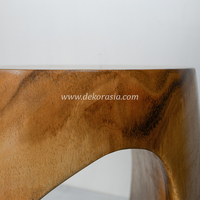Tabouret moderne en bois naturel creux et arrondi avec assise en bois massif pour salon, chambre, hôtel, salle à manger et cuisine