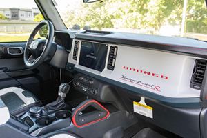 Ford Bronco Heritage Edition 2025 Usado, 1200 Millas, EcoBoost V6 4WD, Paquete Heritage Limited R - Product Image 4
