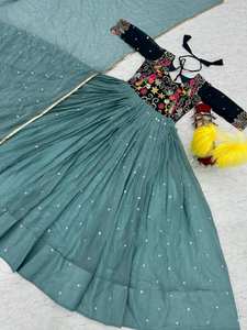 Hermoso vestido de fiesta y Dupatta con trabajo de Bordado de hilo - Product Image 3