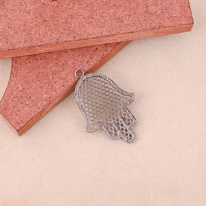 Colgante de Mano de Hamsa para Mujer, Plata de Ley 925, Bañado en Rodio Negro, con Diamantes Pavé, Estilo Vintage, Tamaño 53x35 mm, Gemas Red Mountain - Product Image 2