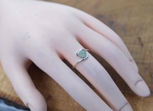 Aqua Chalcedony 925 Anillo de plata esterlina Estilo vintage Joyería de boda/fiesta con piedra natural de corte brillante y conjunto de perlas - Product Image 4