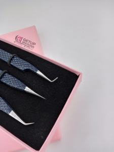 แหนบต่อขนตาแบบมืออาชีพ 45 90 องศา สแตนเลสสตีล ป้องกันไฟฟ้าสถิต ทนทาน ขนาด 10 มม. รับทำโลโก้ ผงสีมิดไนท์ - Product Image 3