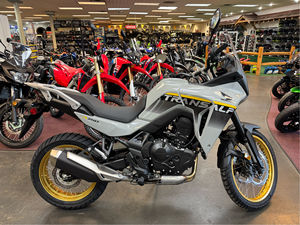 Disponibles Ahora: Motocicletas Transalp Adventures 2025 Nuevas en Stock - Product Image 2