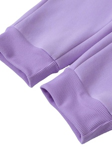 Chándal personalizable de algodón y poliéster para hombre. Este chándal ofrece la combinación ideal de suavidad. - Product Image 5