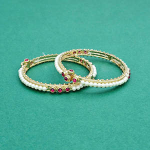 Grossistes artificiels de bijoux de mode en Inde Bracelets ouvrables antiques avec le placage à l'or - Product Image 1