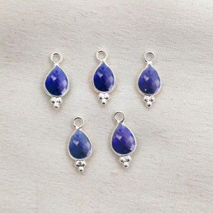 Charmes en forme de poire en rubis teinté faits à la main, rubis teinté en forme de poire, coupe briolette, argent sterling 925, pendentif en forme de poire, fabrication de bijoux, charmes en vrac - Product Image 2