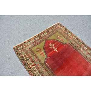 Alfombra de 4.3x5.3 pies, Alfombra Turca Vintage, Alfombra Marroquí Roja y Verde - Product Image 5