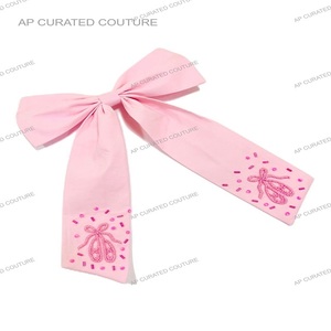 Gamme élégante et exclusive d'accessoires de coiffure de luxe de qualité supérieure fabriqués à la main en tissu de coton et perles arcs en alligator - Product Image 3