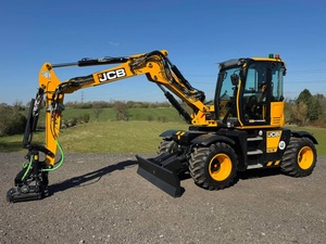 Excavatrice sur roues JCB 110W PRO Hydradig robuste avec Tiltrotator, contrôlée par PLC, pour la construction et les services publics - Product Image 2