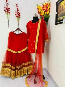 VESTIDO DE TRAJE DE FIESTA INDIA DE CALIDAD PREMIUM DISEÑADOR ROJO SHARARA PALAZZO SALWAR A LA MEJOR TARIFA AL POR MAYOR en GEORGETTE FABRIC - Product Image 3