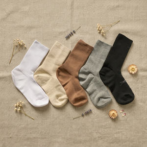 Calcetines de punto acanalados antideslizantes de media pantorrilla para mujer al por mayor con ajuste patentado de 90 grados - Product Image 1