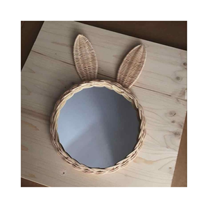 Miroir en rotin artisanal élégant, fabriqué au Vietnam avec du rotin naturel et des motifs élégants en rotin. Parfait pour les acheteurs en gros - Product Image 5