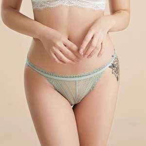 Culottes en soie brodées de couleur unie, culottes en dentelle sexy pour femmes - Product Image 3