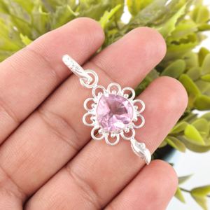 Colgante de Plata de Ley 925 con Morganita en Corte Corazón y Bisel Floral Ornamentado, Gema Rosa, Pieza de Collar - Product Image 3