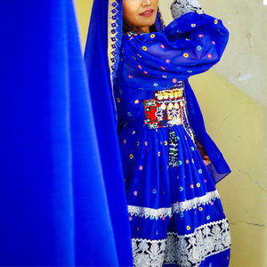 Robe Kuchi afghane personnalisée à manches longues, col en O, brodée à la main, pour femmes, avec décoration en dentelle et boutons - Product Image 4