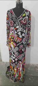 Vestido de noche elegante con cuentas brillantes Vestido largo perfecto para ocasiones especiales y eventos formales - Product Image 6