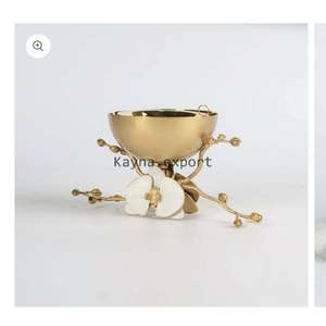 Support de luxe fait à la main avec motif de fleurs plaqué or décoration de table brûleur Bakhoor support de brûleur d'encens de parfum de maison - Product Image 1