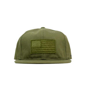 Gorra Wells USA-Olive, 100% Lona de Algodón, Duradera y Elegante - Product Image 1