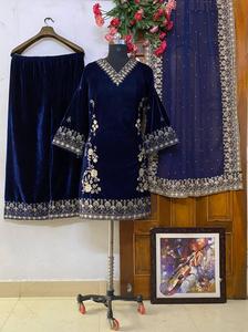 Top de terciopelo pesado de diseñador con bordado Zari y trabajo a mano Palazzo de terciopelo pesado con traje de fiesta indio Georgette Dupatta - Product Image 3