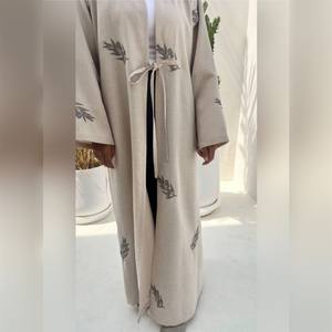 Robe Abaya Maxi d'été en soie pure, légère, anti-froissement, confortable et élégante pour les journées chaudes et les occasions de prière - Product Image 1