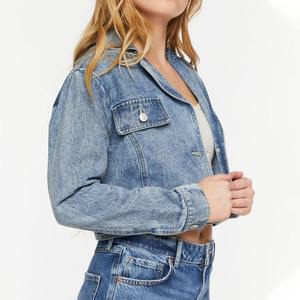 Vente en gros Veste en jean pour femmes avec des designs personnalisés disponibles avec des motifs attrayants à un prix inférieur - Product Image 3