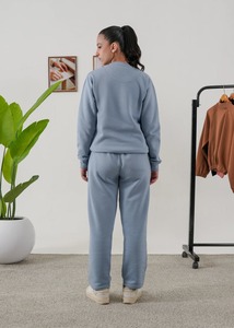 Ensemble de survêtement deux pièces confortable pour femme, qualité supérieure, tendance 2025-26, tissu doux, vêtements de sport, vente en gros - Product Image 2