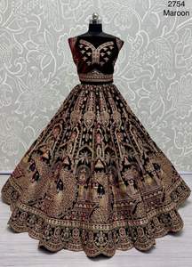 ชุดเดรสผ้ากำมะหยี่คุณภาพจากนักออกแบบของอินเดียชุดเดรสผ้ากำมะหยี่พร้อมด้ายปักเลื่อม - Product Image 4