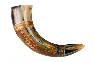 Cuerno para beber de búfalo natural pulido ecológico con soporte de hierro Love de Crescent Crafts - Product Image 5