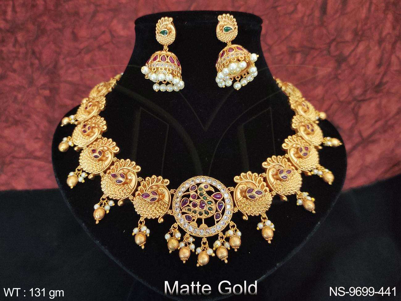 ทับทิมสีเขียวสีขาว