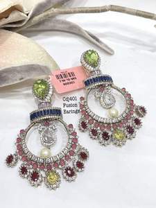 Impresionantes Pendientes de Diseño Moderno Chapados en Oro de la Mejor Calidad, Colección de Joyería para Bodas y Fiestas para Mujeres y Niñas - Product Image 2