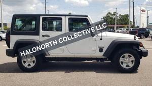 Jeep Wrangler Unlimited Sport RHD 2016 Usado, 3.6L V6 4x4, SUV Automático, Camioneta Todoterreno - Product Image 3