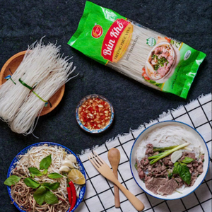 บะหมี่ข้าวแห้งคุณภาพพรีเมียม OEM/ODM ข้าว 85% น้ำสะอาด 15% บะหมี่ข้าวแห้ง 400 กรัม อาหารแห้งเวียดนาม บะหมี่กึ่งสำเร็จรูป สำหรับส่งออก - Product Image 1