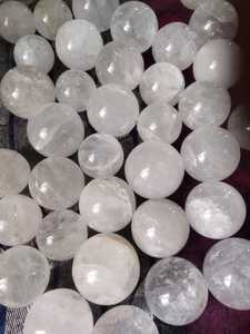 Bola de esfera de cuarzo transparente Natural más vendida, Bola de piedras preciosas curativas pulidas a mano para Feng Shui y decoración del hogar - Product Image 6